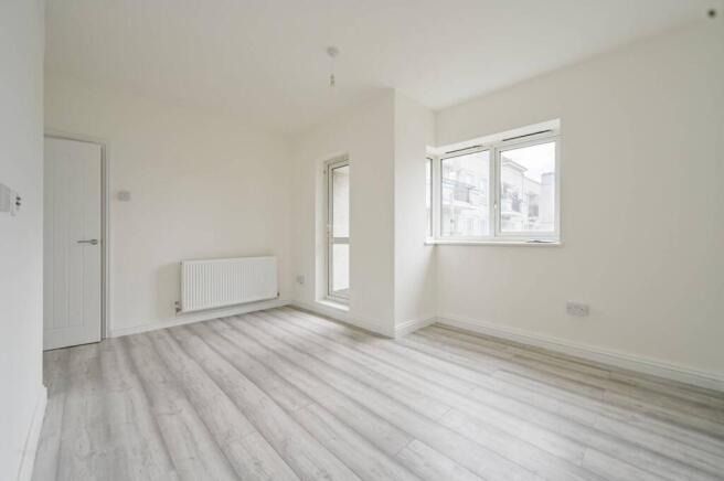 Property photo 3 of 10 4213163