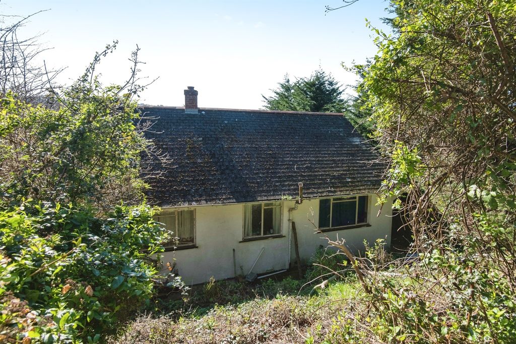 Property photo 2 of 26