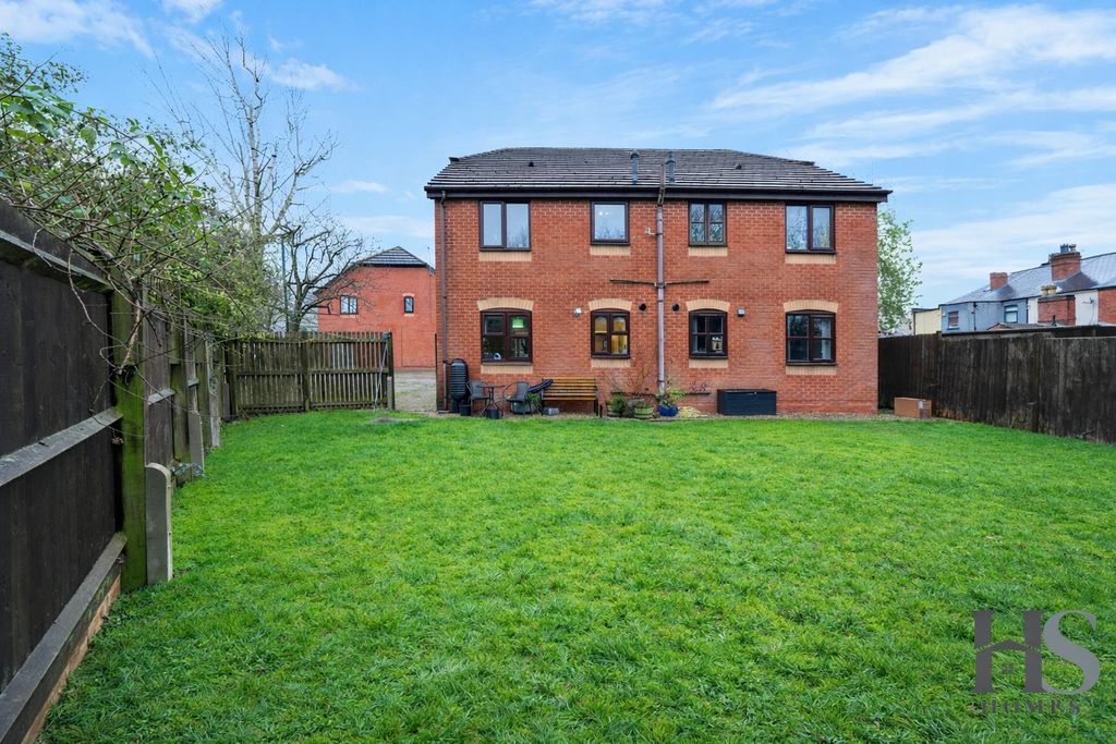 Property photo 2 of 17 Chatgpt Image Feb 17, 2026 At 08_36_23 Pm.Png