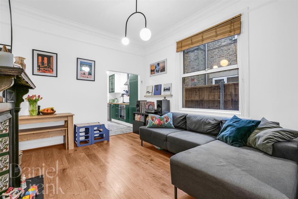 Property photo 3 of 18