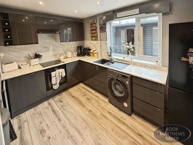 Property photo 3 of 14 Photo 9