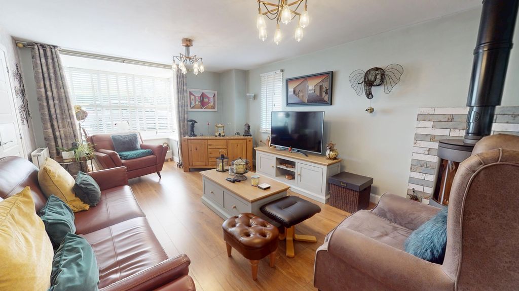 Property photo 2 of 26 4018643