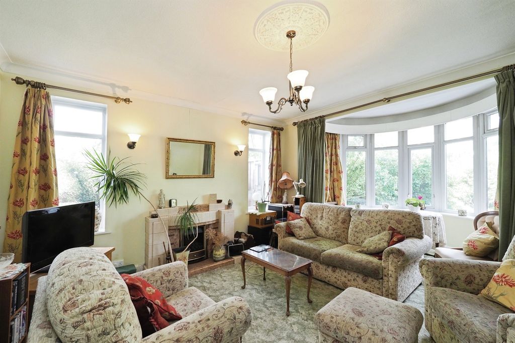 Property photo 2 of 17