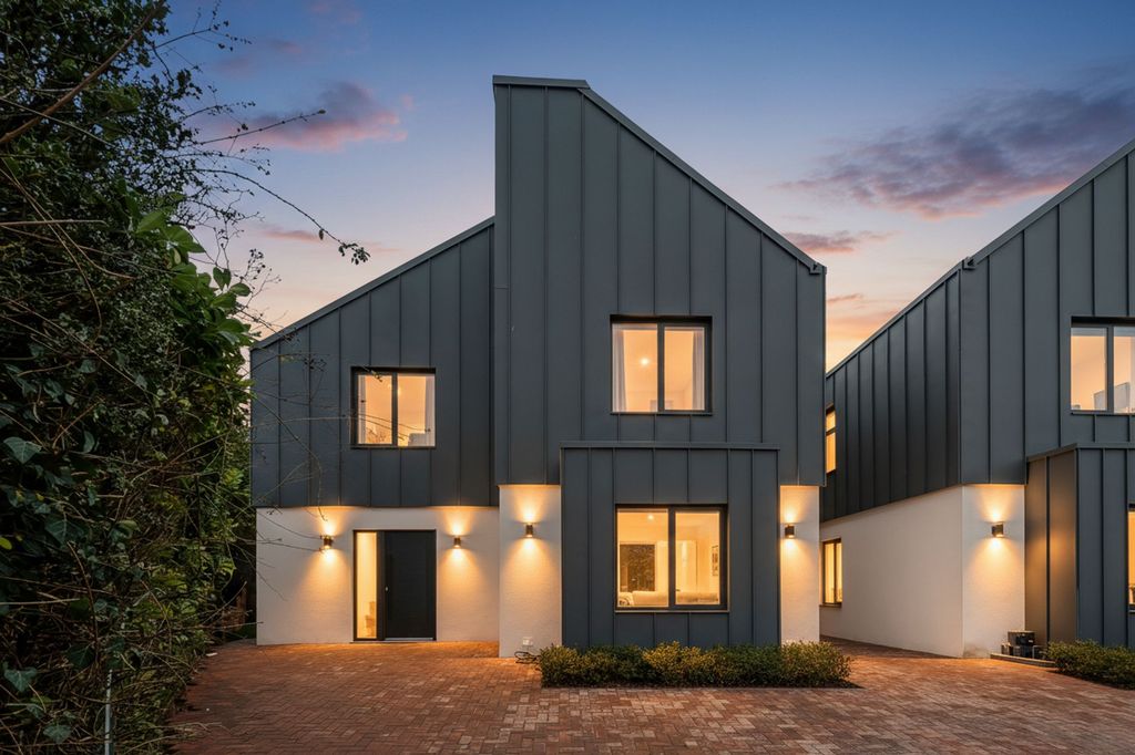 Property photo 1 of 25