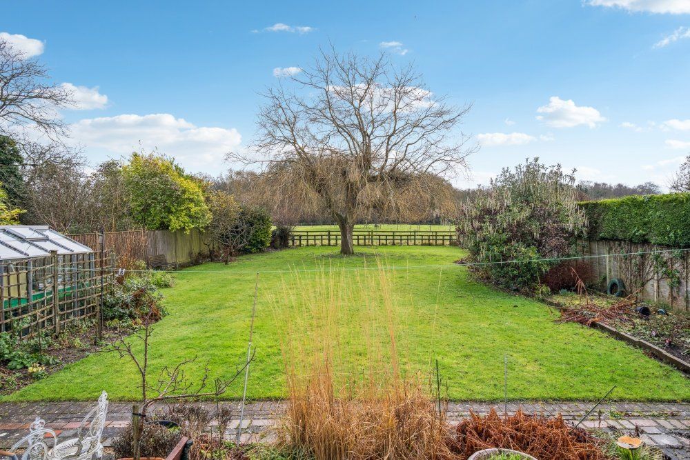 Property photo 2 of 18 Garden