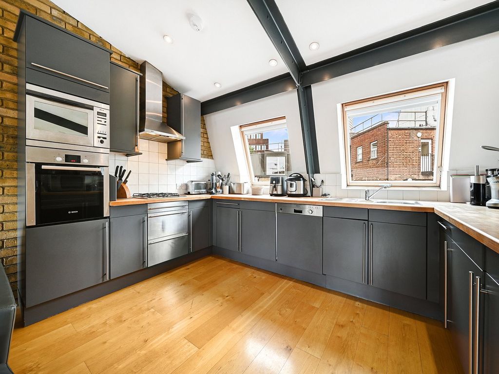 Property photo 2 of 22 Earlham Street