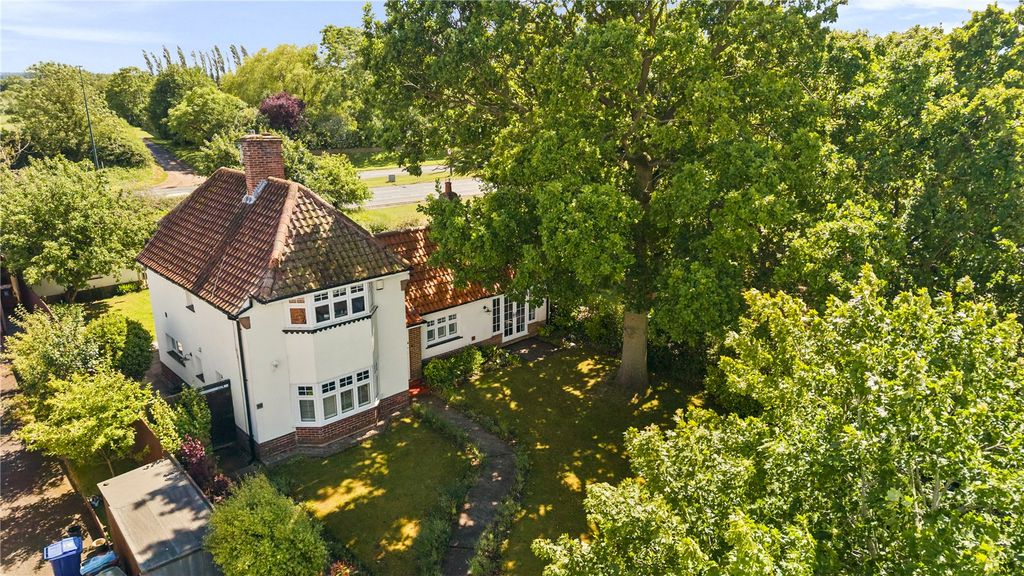 Property photo 2 of 41 Picture No. 40