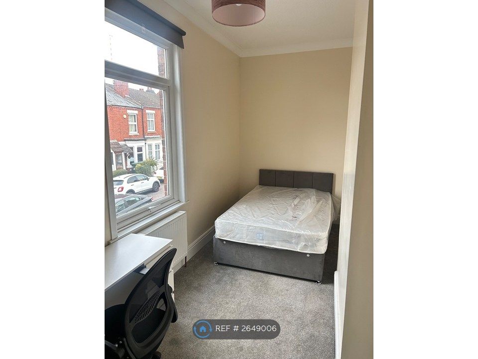 Property photo 3 of 12