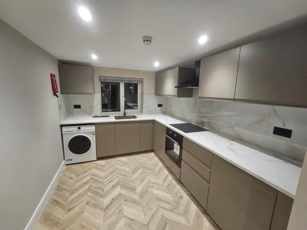 Property photo 1 of 7 Efa03ba3-d33A-4A70-9E66-055Db70Bc424.Jpg