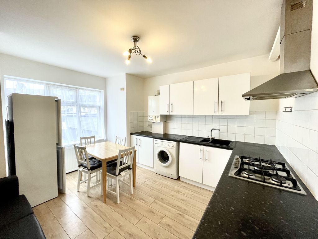 Property photo 2 of 14 Gallery