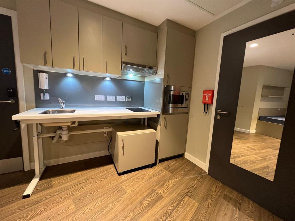Property photo 1 of 4 121 Kitchen Area.Jpg