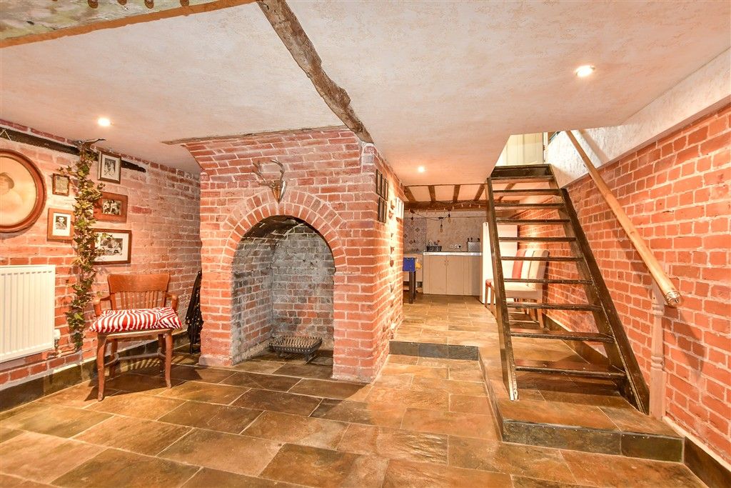 Property photo 1 of 17 Cellar Room 1