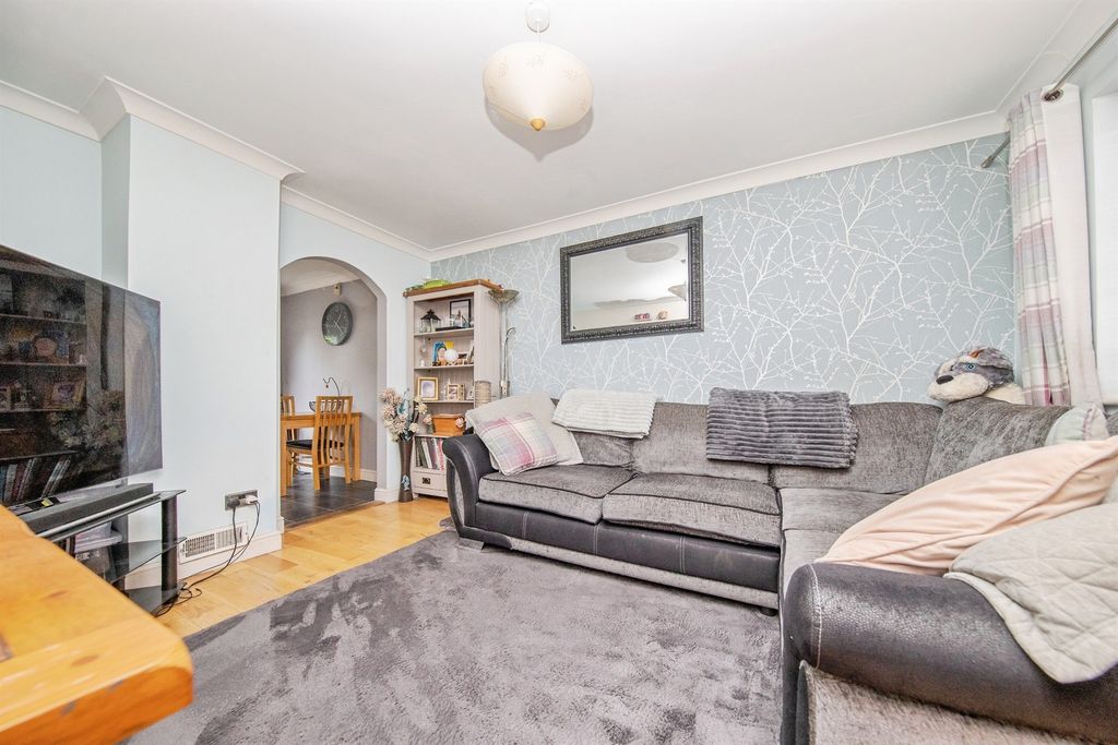 Property photo 3 of 14