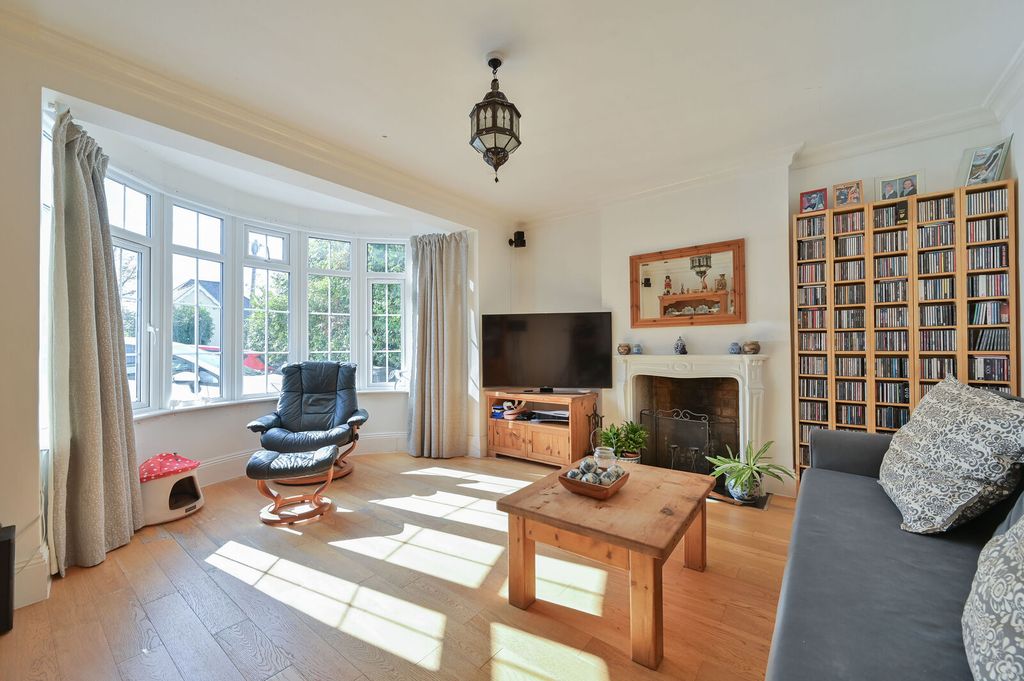 Property photo 3 of 49