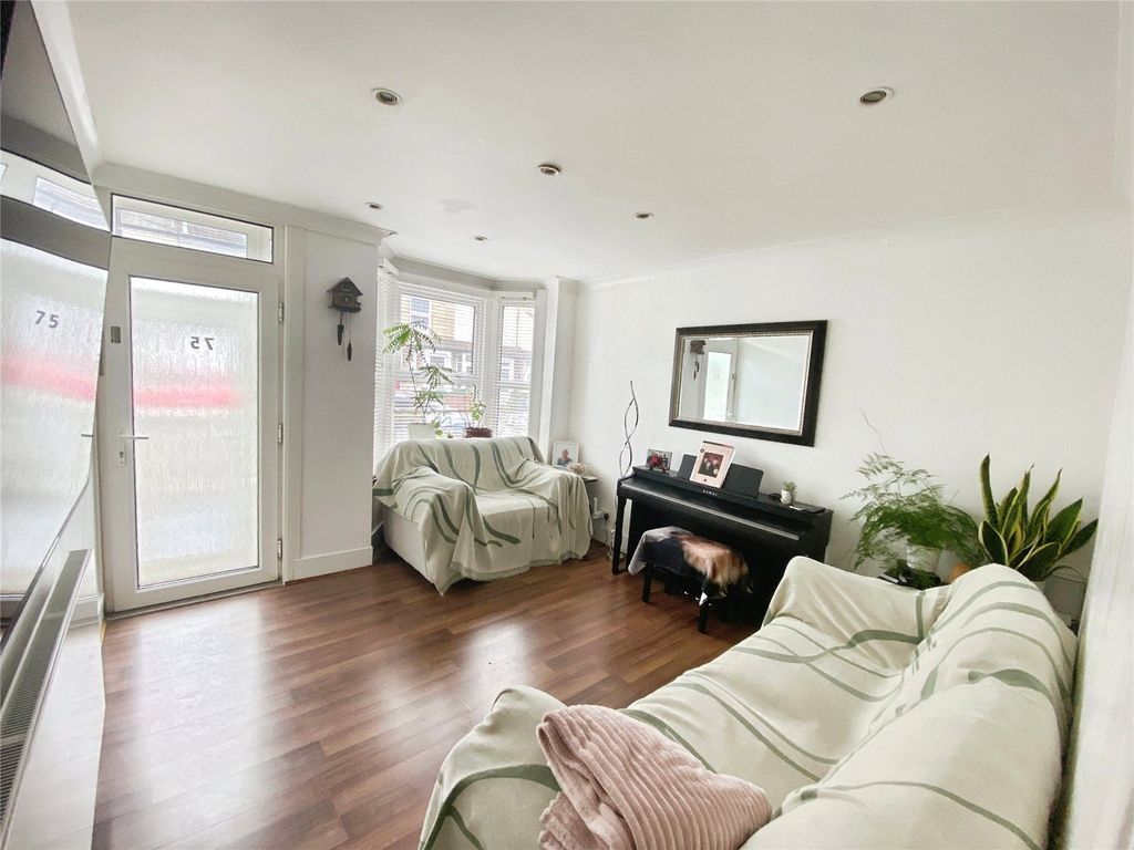 Property photo 2 of 11 Picture No. 06