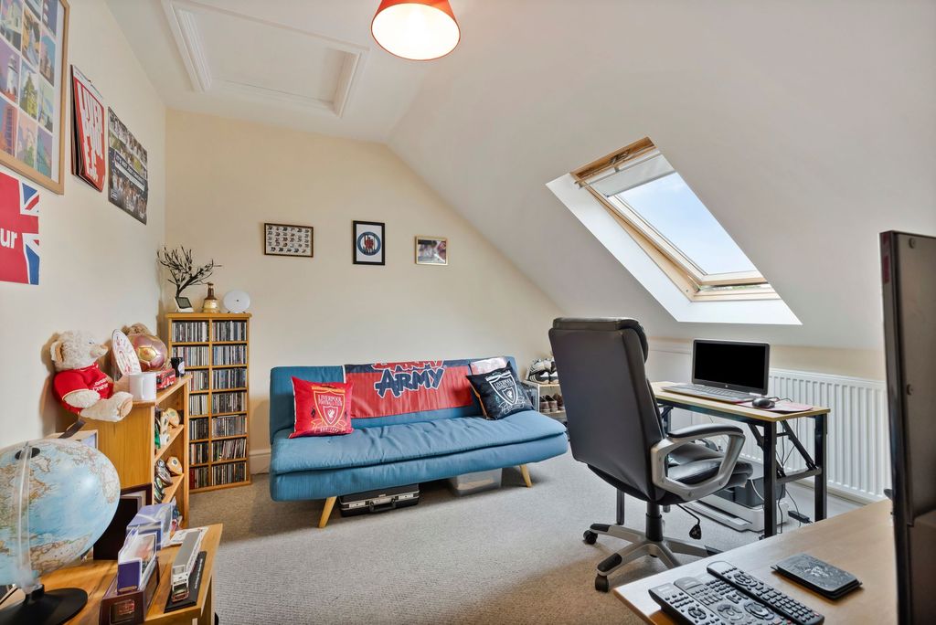 Property photo 3 of 11