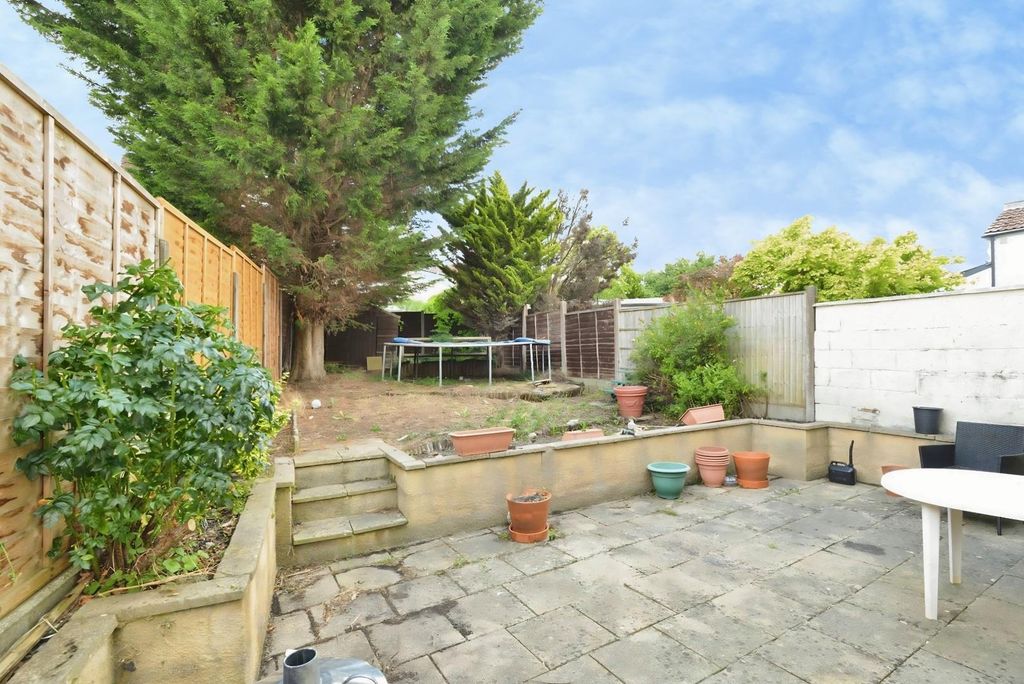 Property photo 2 of 27 282d437E-Garden.Jpg