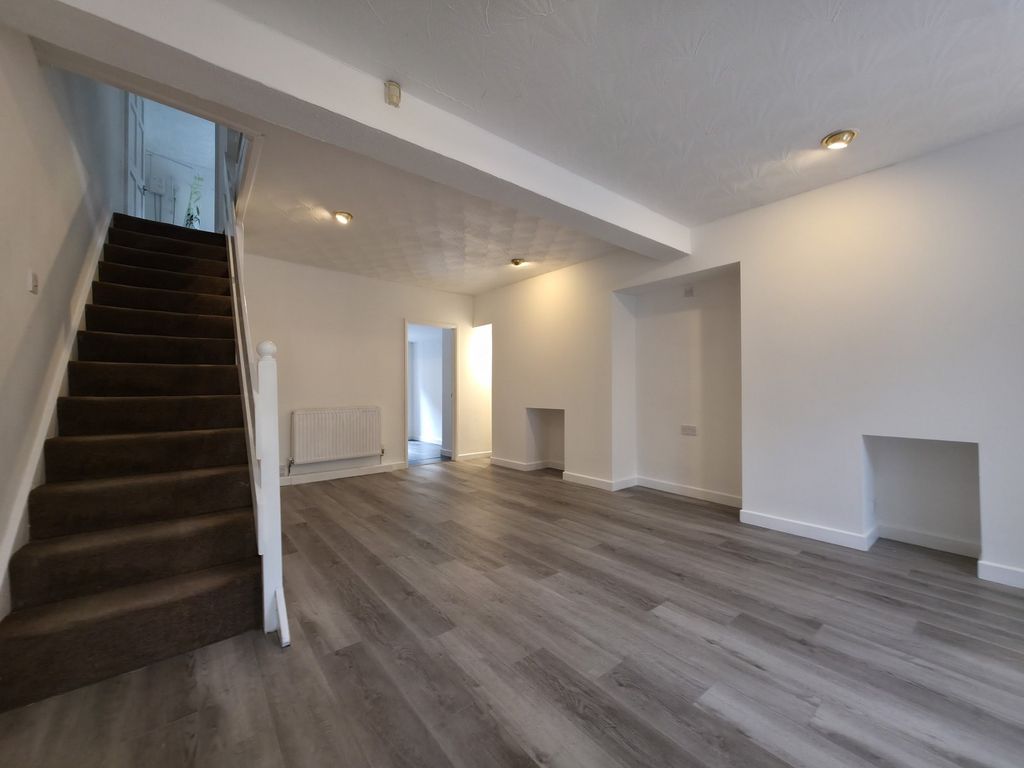 Property photo 2 of 11 Not Specified