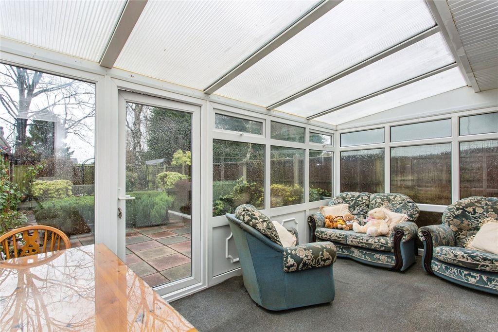 Property photo 3 of 18 Conservatory