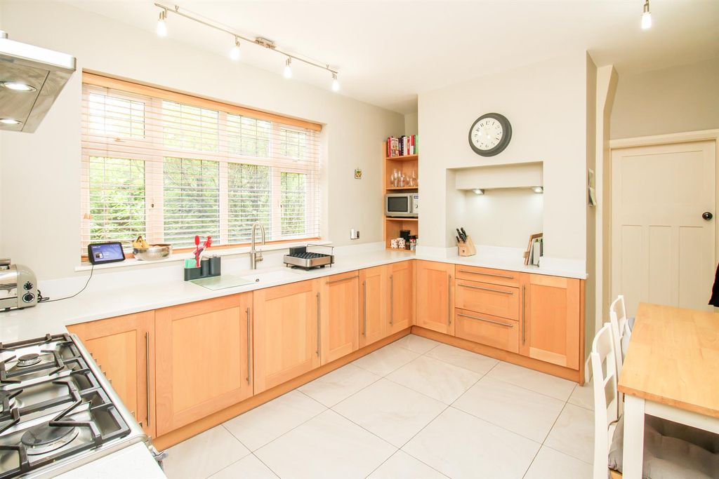 Property photo 1 of 25