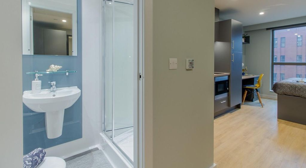 Property photo 1 of 41