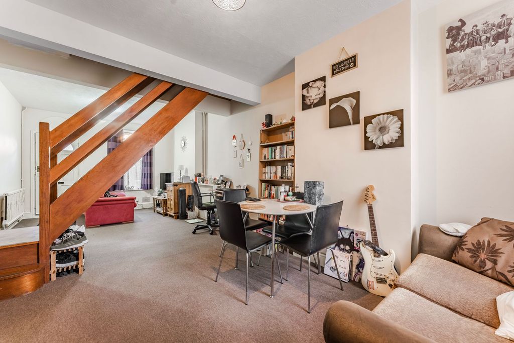 Property photo 3 of 13