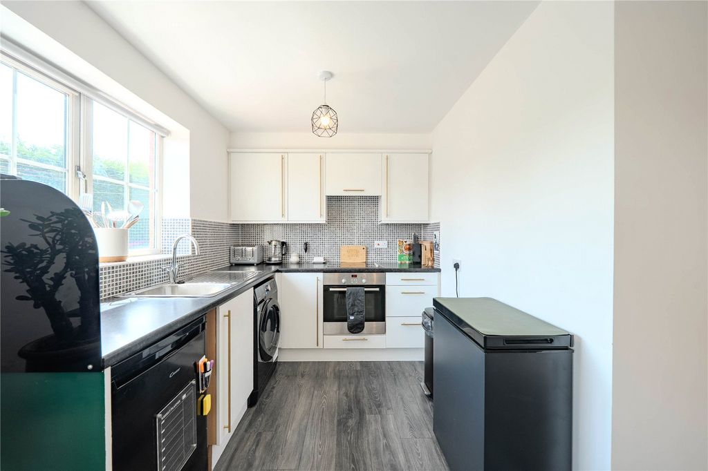 Property photo 3 of 11 Picture No. 20