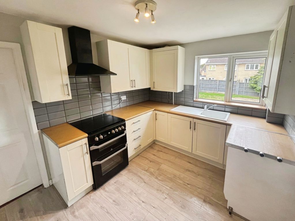 Property photo 2 of 15 Pbox-Kitchen-339795.Jpg