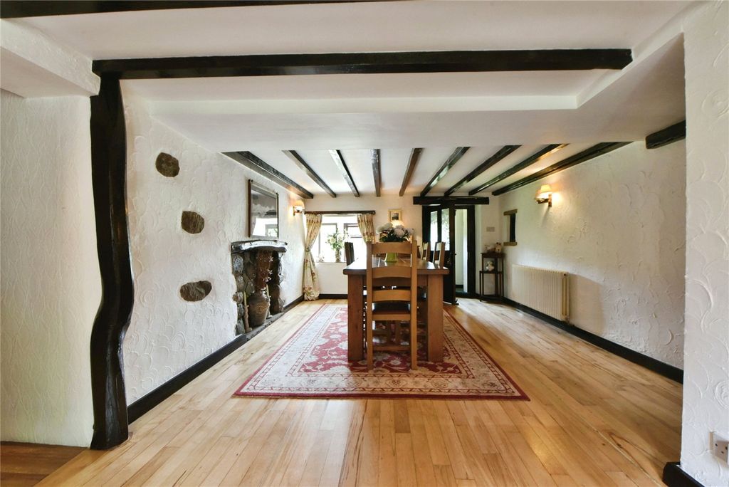 Property photo 3 of 19 Dining Room
