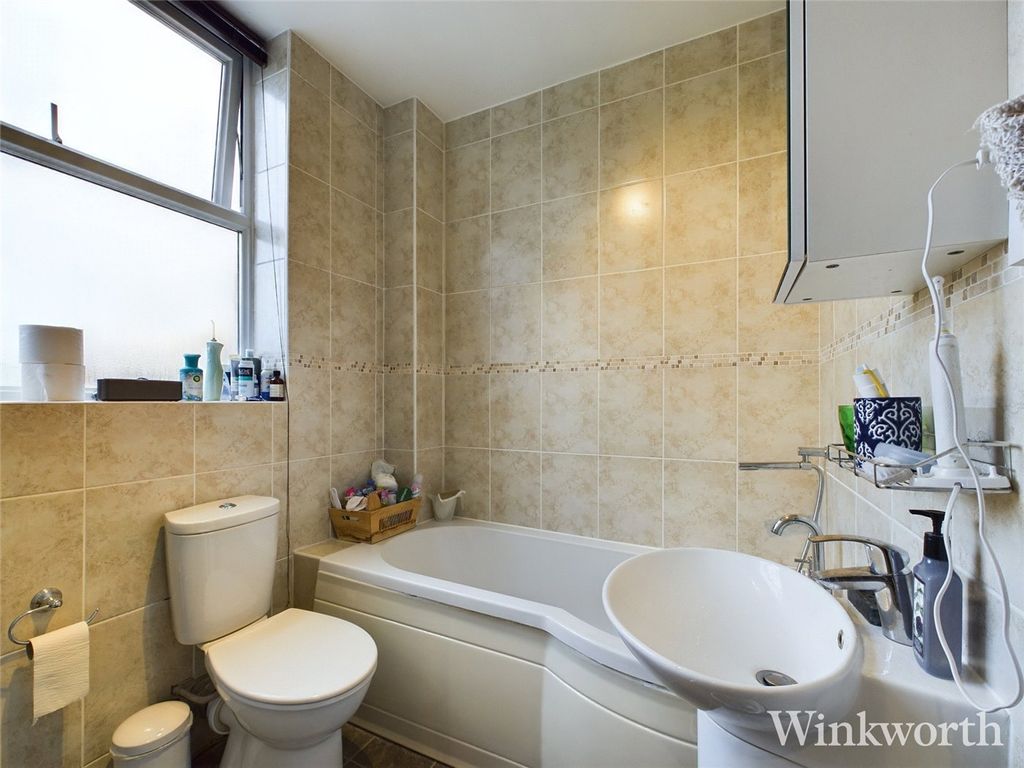 Property photo 3 of 7 Picture No. 10