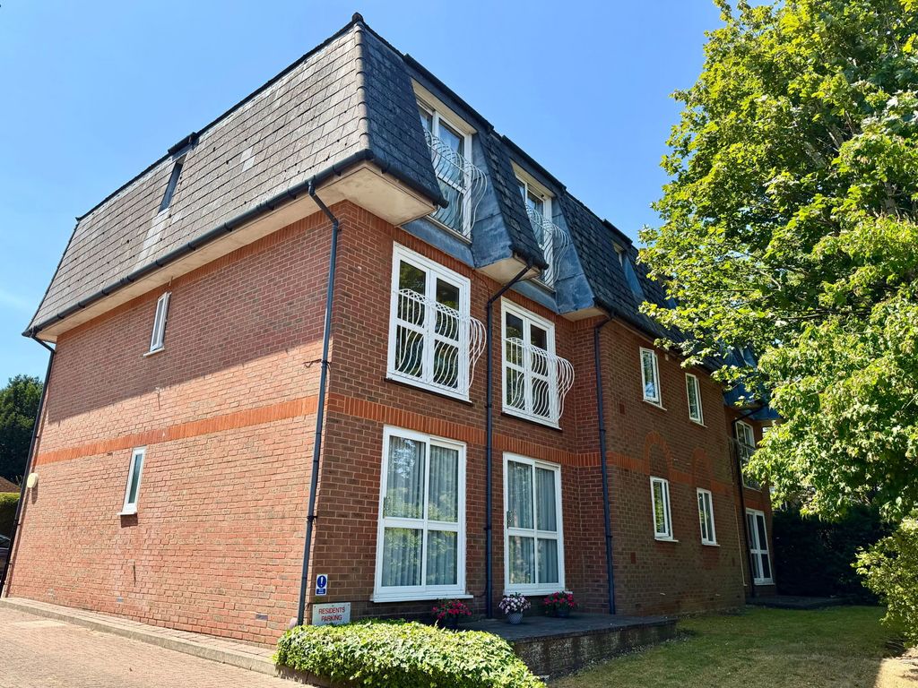Property photo 1 of 12