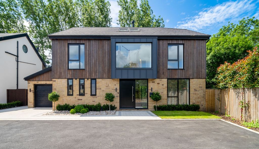 Property photo 1 of 52