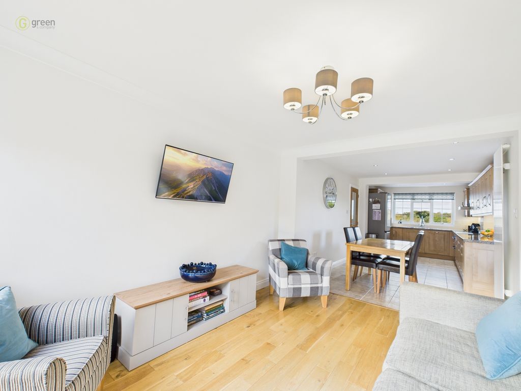 Property photo 3 of 22 Cam03830G0-Pr0236-Still016