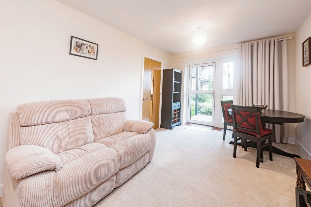 Property photo 3 of 17