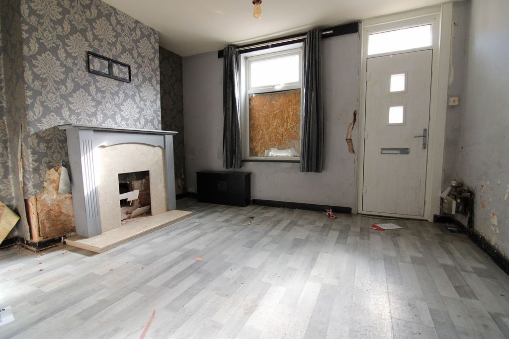 Property photo 2 of 6