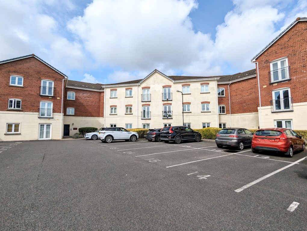 Property photo 1 of 8 Bedroom