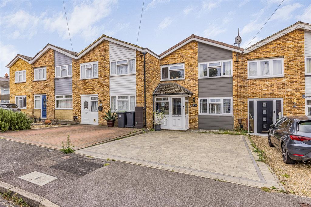 Property photo 1 of 21 103 Purbrook Gardens, Purbrook-Porticomarketing-So