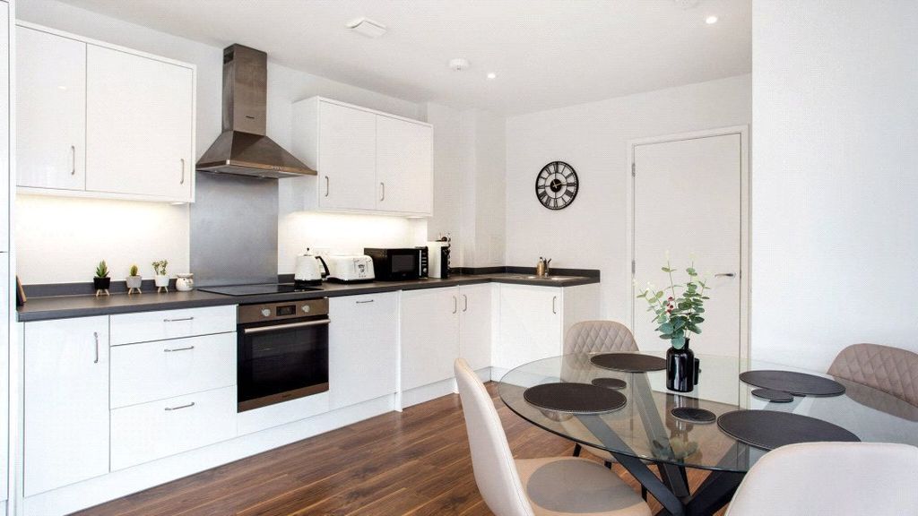 Property photo 2 of 14 Picture No. 08