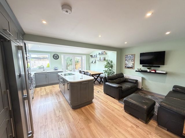 Property photo 3 of 15