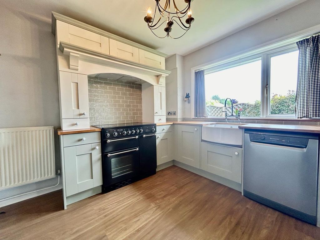 Property photo 3 of 9 3
