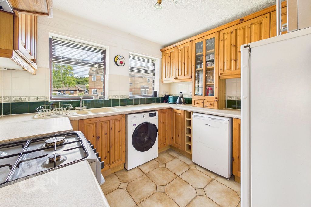 Property photo 3 of 16