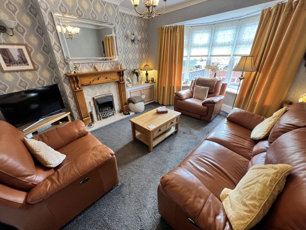 Property photo 2 of 23