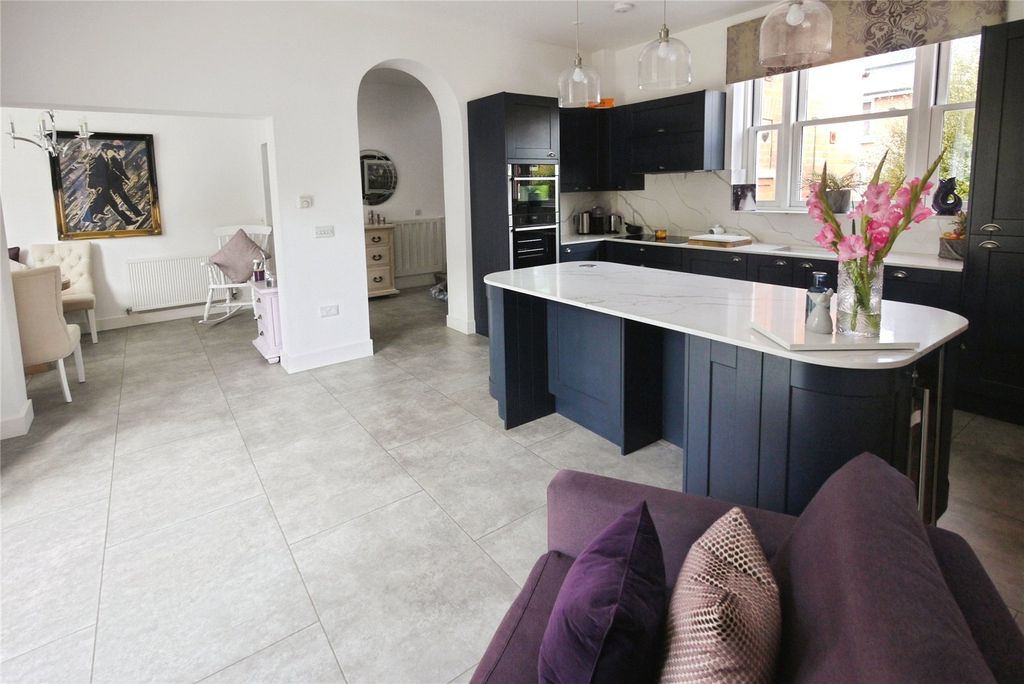 Property photo 1 of 21 Kitchen/Family Room