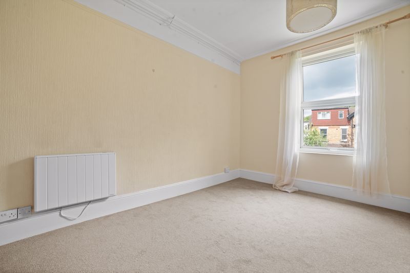 Property photo 3 of 9 Bedsit