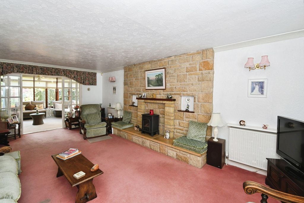 Property photo 3 of 17 Photo