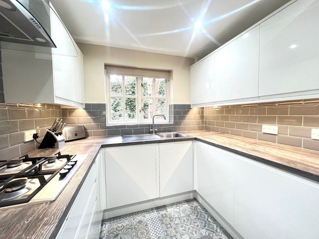 Property photo 3 of 18 Picture No. 16