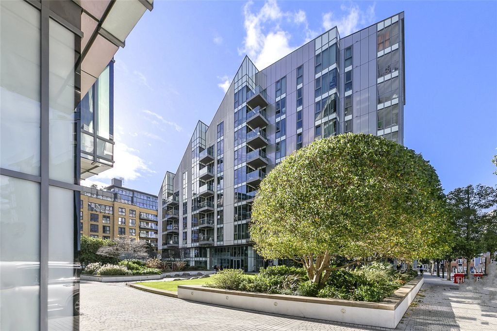 Property photo 1 of 13 External