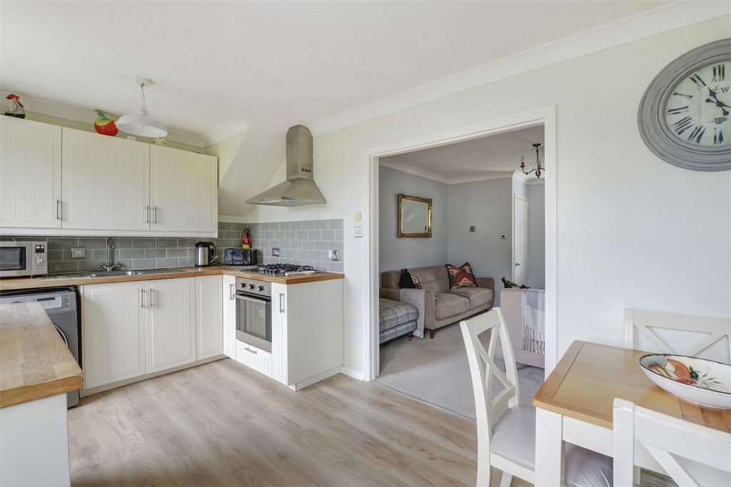 Property photo 2 of 17 3Thecedars08.Jpg