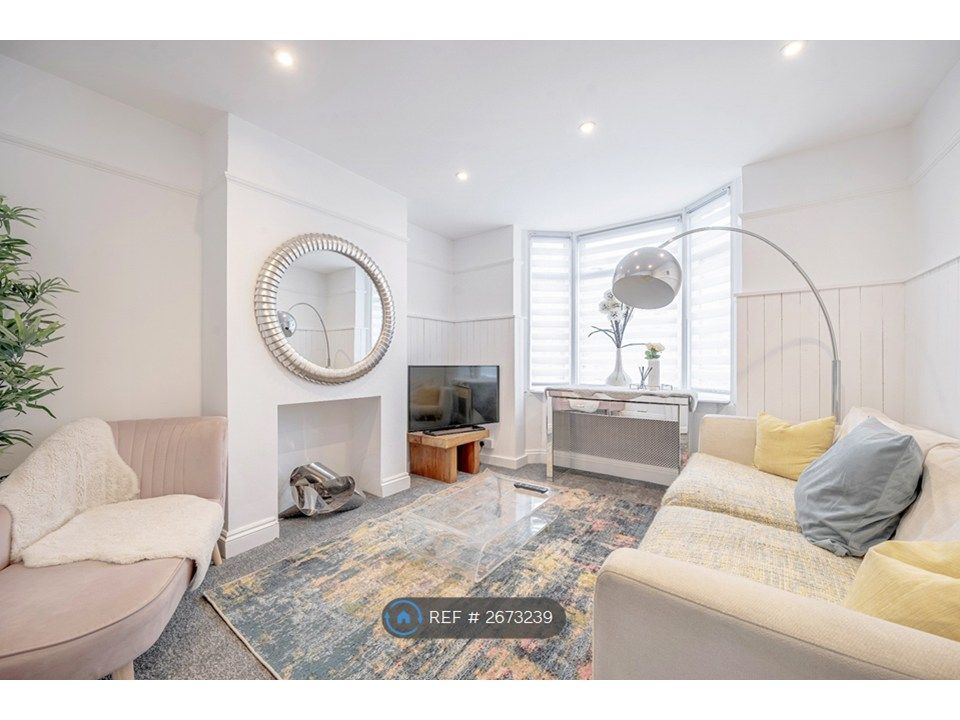 Property photo 3 of 27