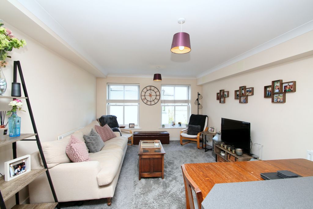 Property photo 3 of 24